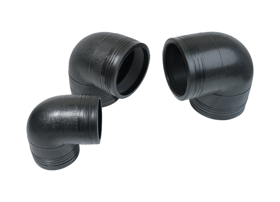 Milyen hatással van a rendszer nyomásveszteségére, ha több 90 fokos könyököt használunk egy csőelrendezésben? Hogyan lehet optimalizálni a csővezeték kialakítását?