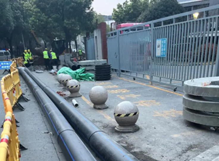 A HDPE csövek segítenek a Jianyin önkormányzati vízellátás átalakításában, és biztonságos és hatékony városi 